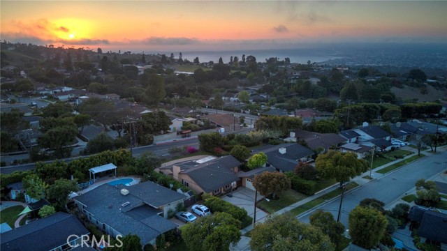 26511 Dunwood Road, Rolling Hills Estates, California 90274, 4 Bedrooms Bedrooms, ,3 BathroomsBathrooms,Residential,Sold,Dunwood,PV24121982