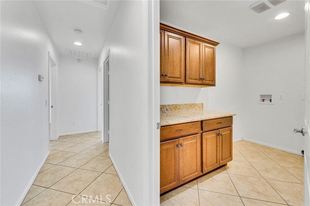 294 W Buffington Street, Upland CA: https://media.crmls.org/medias/e89ee19a-afb2-41a9-8014-ade410f81d26.jpg