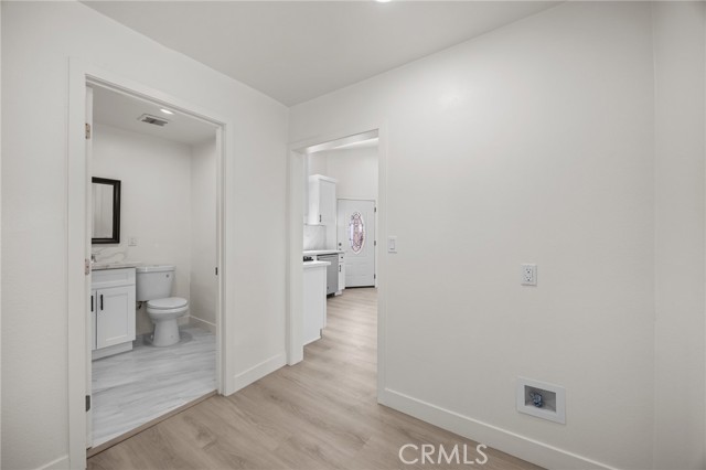 Image 31 of 37 For 2024 Grandridge Ave