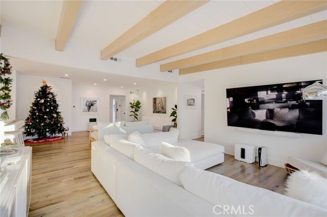 Detail Gallery Image 31 of 72 For 8161 Encino Ave, Northridge,  CA 91325 - 4 Beds | 3 Baths