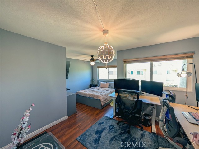 54 Oval Road, Irvine CA: https://media.crmls.org/medias/e89f7bca-29e0-4ff7-94ee-4662535cc627.jpg
