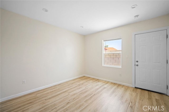 8302 Webb Avenue, Sun Valley CA: https://media.crmls.org/medias/e8a004b5-6d32-4f3d-aac9-0ecd16534ec7.jpg