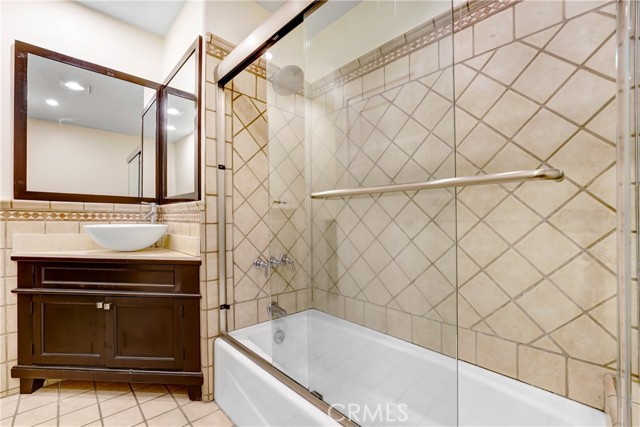 816 S Longwood, Los Angeles CA: https://media.crmls.org/medias/e8a04466-f853-42e8-9371-c5178f090c1e.jpg