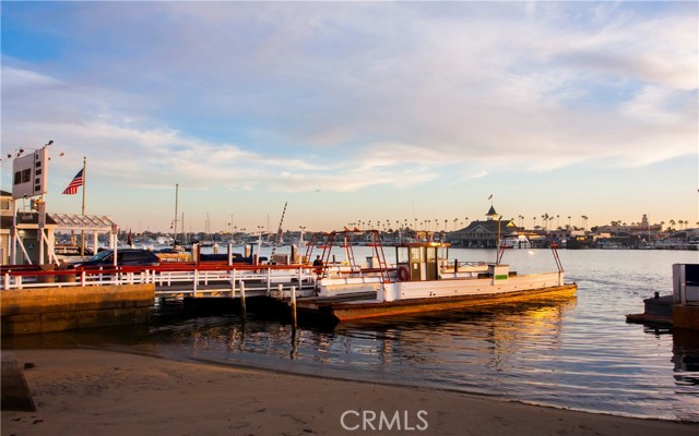 Detail Gallery Image 17 of 17 For 404 S Bay Front #B,  Newport Beach,  CA 92662 - 2 Beds | 1 Baths