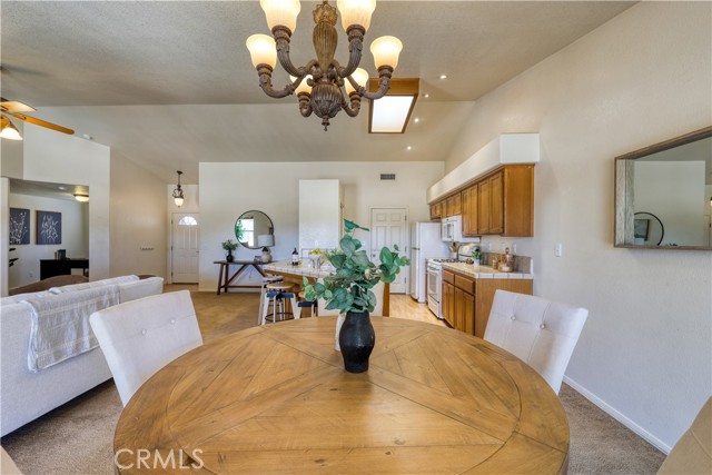 6150 Champagne Lane, Paso Robles CA: https://media.crmls.org/medias/e8a0b58c-43dd-42f8-85a8-0cf20c4d2a41.jpg