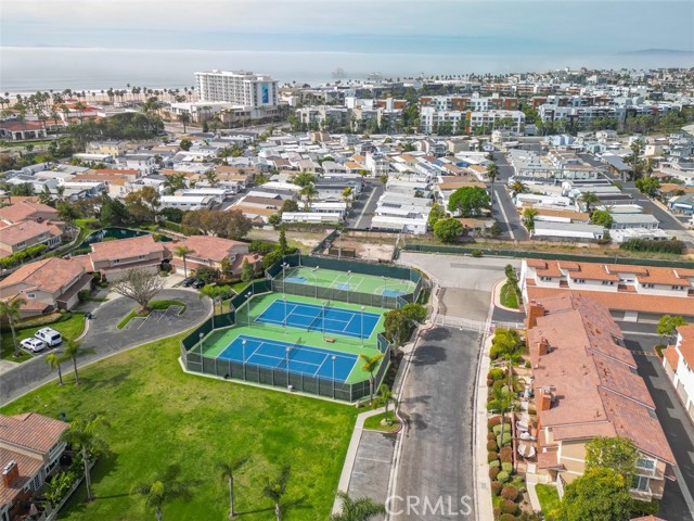 7892 Southwind Circle, Huntington Beach CA: https://media.crmls.org/medias/e8a0bee6-2891-4bfd-baa1-7db452b4eb75.jpg