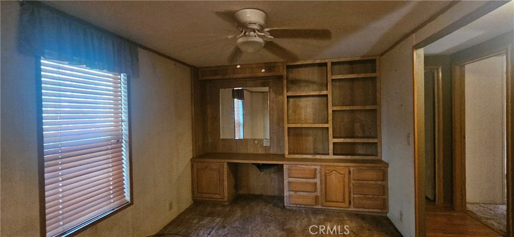 https://media.crmls.org/medias/e8a0f8e0-e7c3-47f2-b06b-809ba61513e1.jpg?preset=X-Large