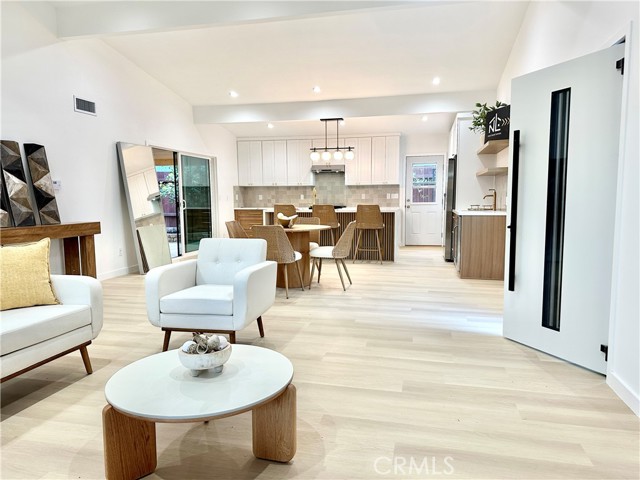 10335 Babbitt Avenue, Granada Hills CA: https://media.crmls.org/medias/e8a16364-dbea-435e-9c7c-527446924afe.jpg