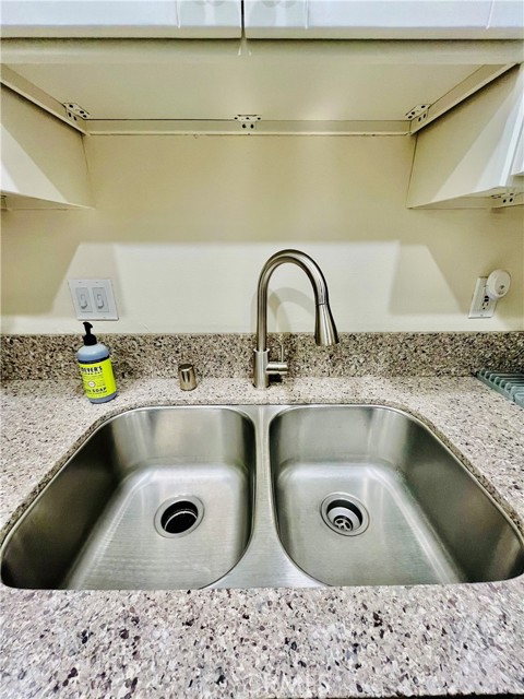 Detail Gallery Image 14 of 34 For 2510 Torrey Pines Rd #213,  La Jolla,  CA 92037 - 1 Beds | 1 Baths