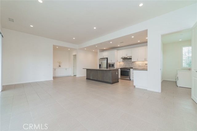 Detail Gallery Image 11 of 26 For 131 Damsel, Irvine,  CA 92620 - 2 Beds | 2 Baths