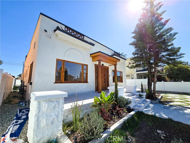 Detail Gallery Image 1 of 13 For 1642 5th Ave, Los Angeles,  CA 90019 - 3 Beds | 2 Baths