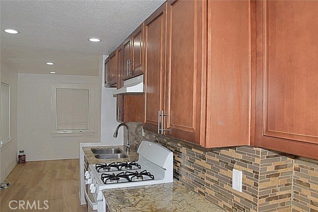 Detail Gallery Image 13 of 35 For 416 W Park, Ontario,  CA 91762 - 2 Beds | 1 Baths