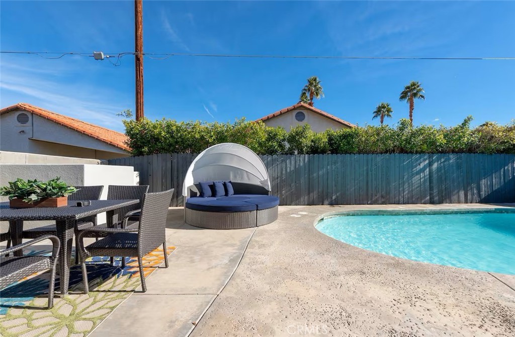 52060 Avenida Rubio