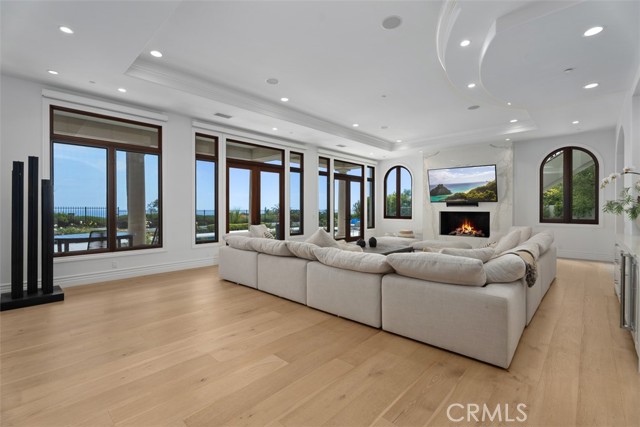 2 Gallery Place, Newport Coast CA: https://media.crmls.org/medias/e8a3d021-da29-4b44-bfb8-78cf916d781a.jpg