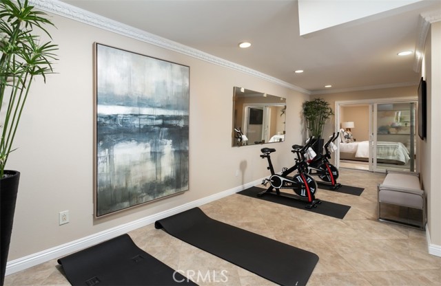 Detail Gallery Image 37 of 41 For 10282 Ambervale Ln, North Tustin,  CA 92705 - 5 Beds | 5 Baths