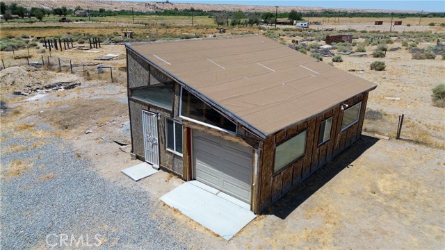 22731 Bryman Road, Oro Grande CA: https://media.crmls.org/medias/e8a5503d-f9a6-44da-983b-b17a3a021b18.jpg