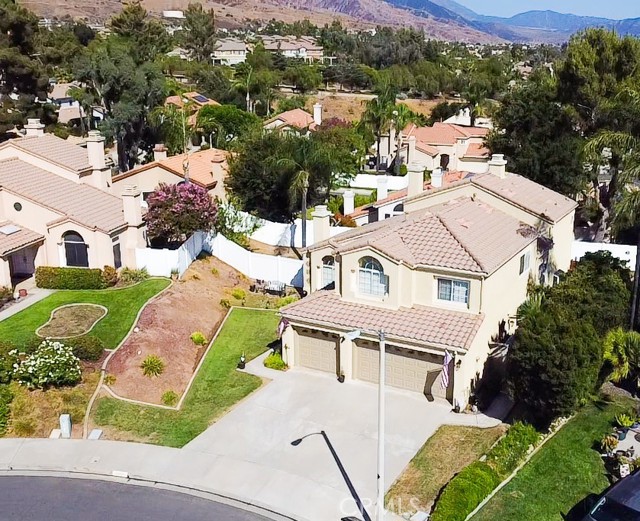 28947 Glenrock Place, Highland CA: https://media.crmls.org/medias/e8a584d7-c116-402a-ae29-a2e56a84f7d6.jpg