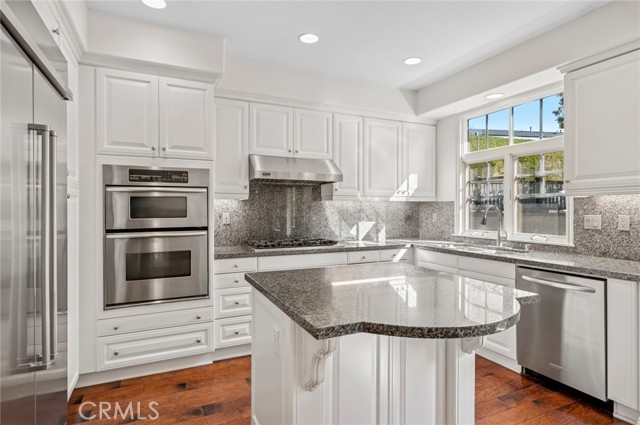 Detail Gallery Image 9 of 26 For 2676 Bungalow Pl, Corona Del Mar,  CA 92625 - 3 Beds | 2/1 Baths