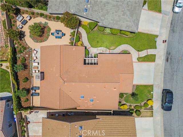 26175 Montolla Lane, Valencia CA: https://media.crmls.org/medias/e8a68424-df4e-49da-9e87-7404576a8fde.jpg