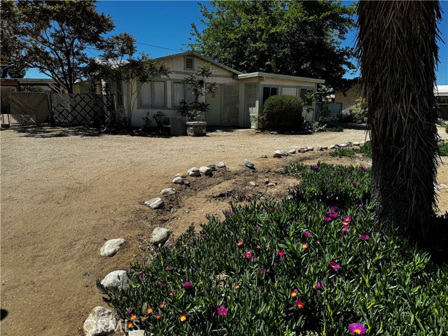 Detail Gallery Image 2 of 20 For 56859 Little League Dr, Yucca Valley,  CA 92284 - 2 Beds | 2 Baths