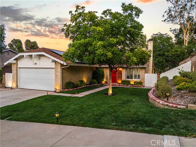 21742 Grovepark Drive, Saugus CA: https://media.crmls.org/medias/e8a71813-a471-4a85-b791-7f80d9f666d6.jpg