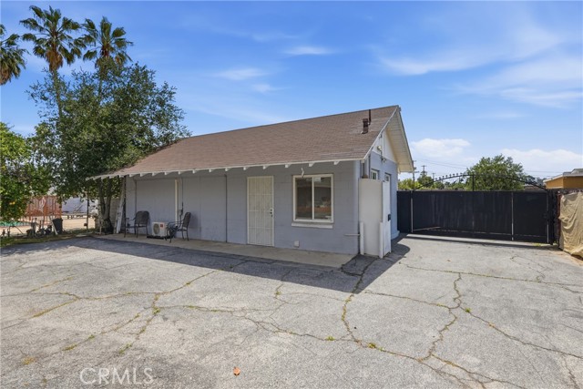 Detail Gallery Image 40 of 44 For 8647 Corbin Ave, Winnetka,  CA 91306 - 5 Beds | 3/1 Baths