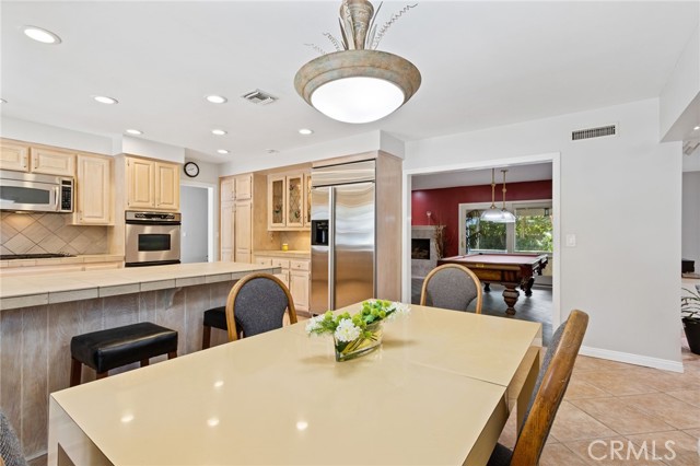 Detail Gallery Image 11 of 48 For 18200 Vintage, Northridge,  CA 91325 - 4 Beds | 3 Baths