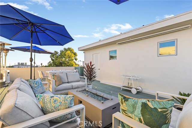 Detail Gallery Image 29 of 36 For 6072 W Studio Ct, Los Angeles,  CA 90038 - 3 Beds | 3/1 Baths