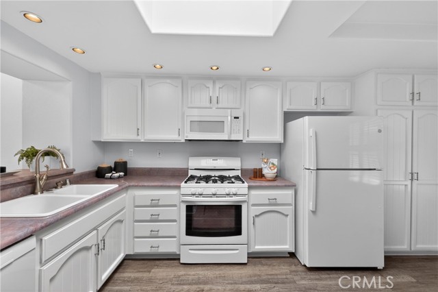 Detail Gallery Image 12 of 56 For 11 Park Vista, Irvine,  CA 92604 - 3 Beds | 2 Baths