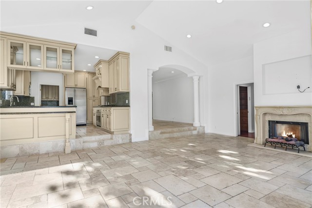 Detail Gallery Image 10 of 26 For 5111 Rubio Ave, Encino,  CA 91436 - 3 Beds | 3 Baths