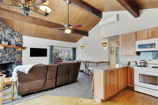 Detail Gallery Image 16 of 40 For 1031 Berne Dr, Crestline,  CA 92325 - 3 Beds | 2 Baths