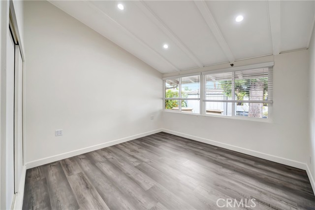Detail Gallery Image 23 of 43 For 19706 Victory Bld, Woodland Hills,  CA 91367 - 4 Beds | 2 Baths