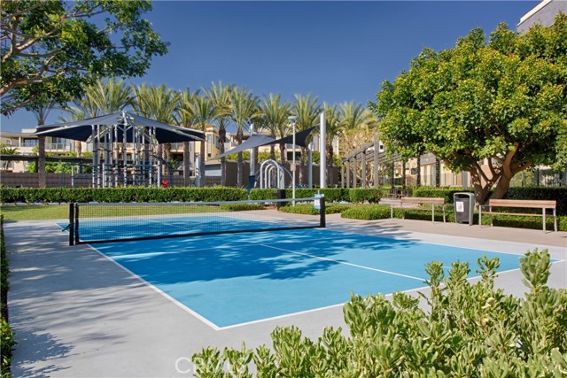 53 Gramercy, Irvine CA: https://media.crmls.org/medias/e8a94316-626c-4aaa-90a4-87e5c63656e0.jpg