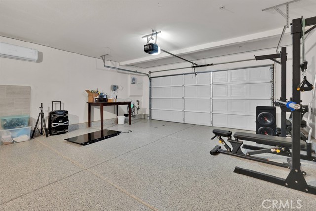 10562 Chevron Court, Adelanto CA: https://media.crmls.org/medias/e8a98c54-0cd7-4bfd-b88c-5231f0f7ae8a.jpg