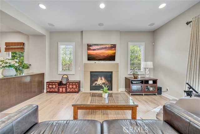 17 Lowland, Irvine CA: https://media.crmls.org/medias/e8a99a24-8376-4489-9055-024321457e8d.jpg
