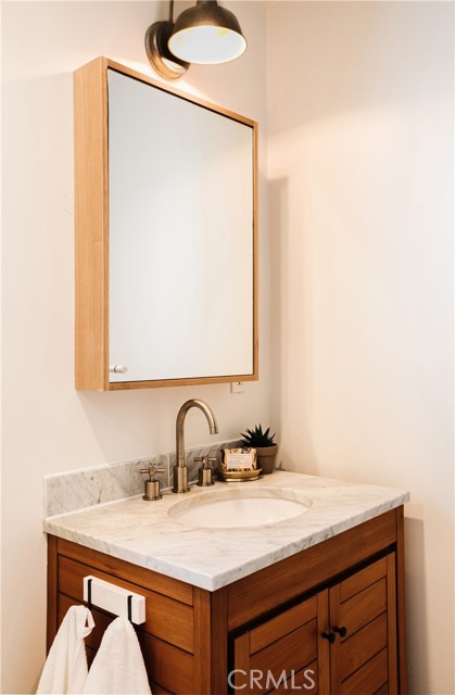 517 5th Street, Manhattan Beach, California 90266, 3 Bedrooms Bedrooms, ,2 BathroomsBathrooms,Residential,Sold,5th,SB22046594