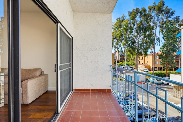 Detail Gallery Image 18 of 23 For 8328 Regents Rd 1f,  San Diego,  CA 92122 - 1 Beds | 1 Baths