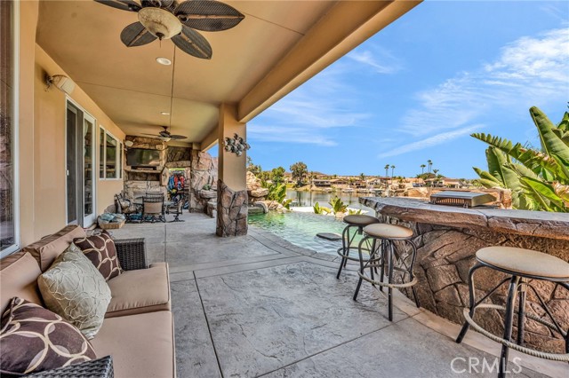 30420 Longhorn Drive, Canyon Lake CA: https://media.crmls.org/medias/e8aa1cef-8402-459e-a45f-0ab5f23680f8.jpg