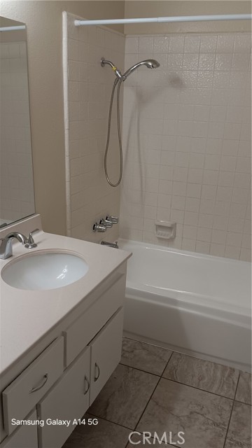 Detail Gallery Image 9 of 18 For 10415 Hayford St #B,  Bellflower,  CA 90706 - 2 Beds | 2 Baths