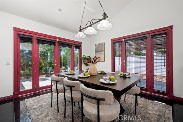 Detail Gallery Image 7 of 44 For 757 Horseshoe Cir, Vista,  CA 92081 - 3 Beds | 2 Baths