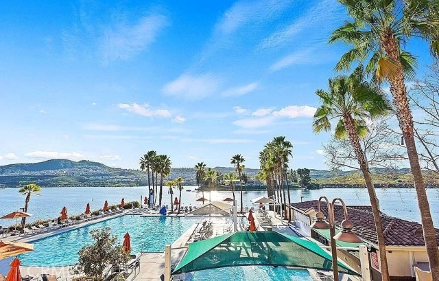Detail Gallery Image 16 of 17 For 22400 Canyon Club Dr, Canyon Lake,  CA 92587 - 2 Beds | 2 Baths