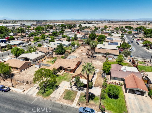 1107 B Street, Brawley CA: https://media.crmls.org/medias/e8abe106-8a04-4a37-a3c0-4c2565cf6def.jpg