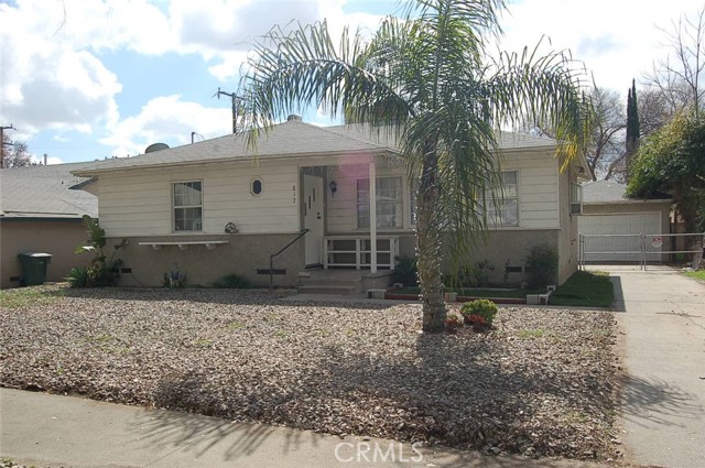 817 W 25th Street, San Bernardino CA: https://media.crmls.org/medias/e8abe86a-b8f2-4e55-9738-e1ec1d524563.jpg