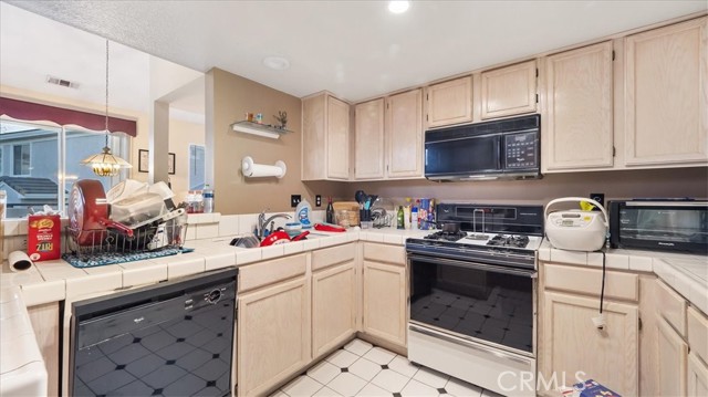 Detail Gallery Image 14 of 30 For 7543 W Liberty #691,  Fontana,  CA 92336 - 3 Beds | 2 Baths