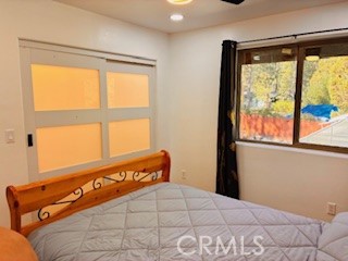 https://media.crmls.org/medias/e8ad58c0-dfe5-4299-83e3-ee83cfbd05ba.jpg?preset=X-Large