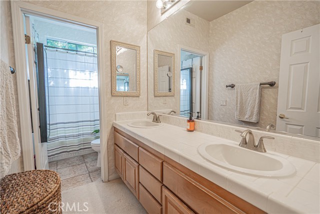 Detail Gallery Image 27 of 45 For 22440 Skylake Pl, Saugus,  CA 91390 - 5 Beds | 3/1 Baths