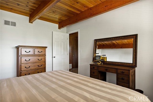 Detail Gallery Image 11 of 26 For 30730 Knoll View Dr, Running Springs,  CA 92382 - 3 Beds | 1/1 Baths