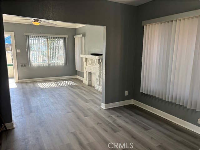 Detail Gallery Image 2 of 24 For 535 West 54th Street, Los Angeles,  CA 90037 - – Beds | – Baths