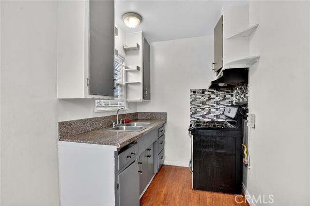 Detail Gallery Image 5 of 16 For 253 E Louise, Long Beach,  CA 90805 - 2 Beds | 2 Baths