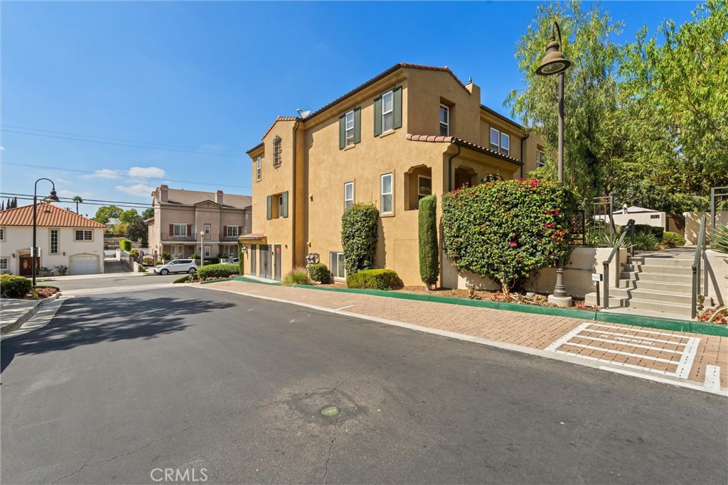 MLS #WS25230360 image #32